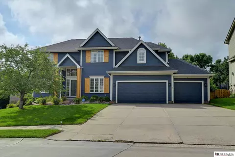 15909 Vernon Ave, Omaha, NE 68116