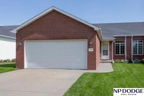 2871 Porter Ridge Rd, Lincoln, NE 68516