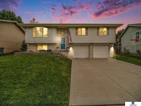 1847 W Apricot Ln, Lincoln, NE 68522