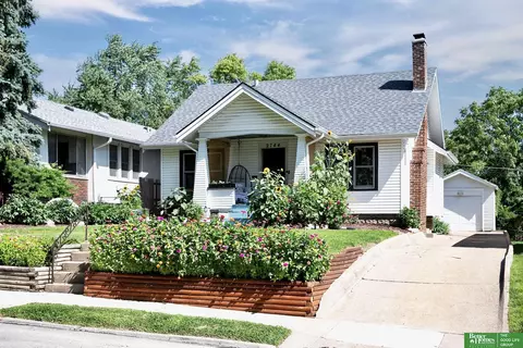 2744 Mary St, Omaha, NE 68112