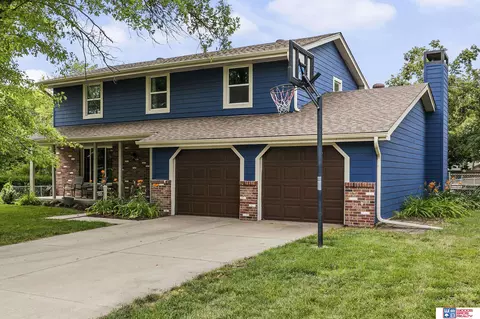 5431 Danbury Rd, Lincoln, NE 68512