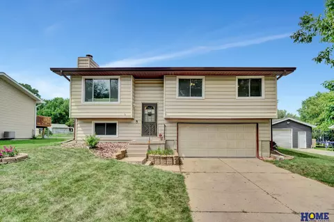 426 Laramie Trl, Lincoln, NE 68521