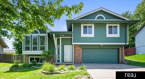 12617 Park Lane Cir, Omaha, NE 68164