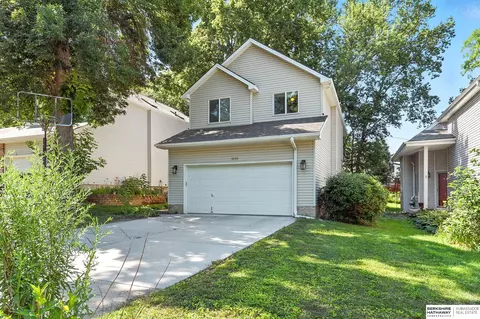 6033 Charles St, Omaha, NE 68132