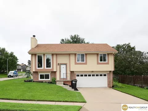 5764 N 130th St, Omaha, NE 68164