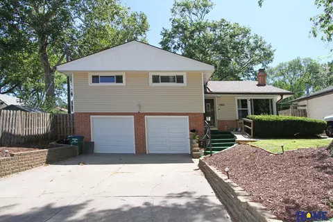 1910 S 53rd St, Lincoln, NE 68506
