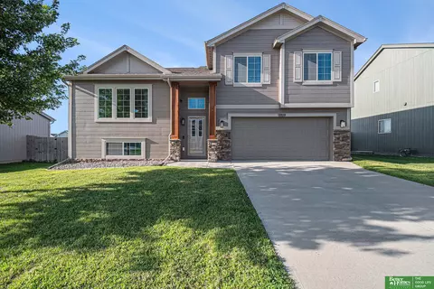 1919 Mesa St, Bellevue, NE 68123
