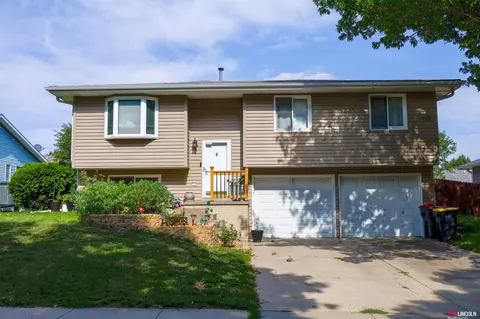 5008 Bunker Hill Rd, Lincoln, NE 68521