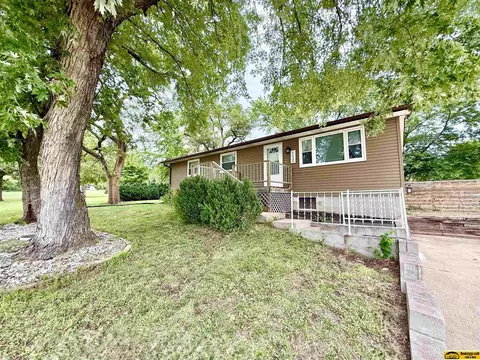 112 Scott St, Endicott, NE 68350