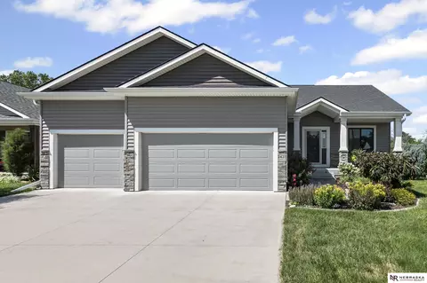 2427 W Thomas Ct, Lincoln, NE 68522