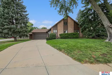 12654 Bartels Dr, Omaha, NE 68137
