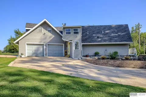 24501 W Q Rd, Waterloo, NE 68069