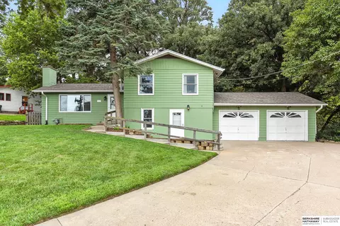 1612 Jefferson St, Bellevue, NE 68005