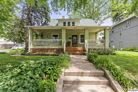 2547 N 61 St, Omaha, NE 68104