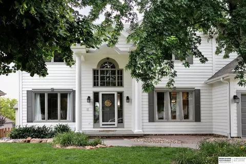 17506 Renfro St, Omaha, NE 68135