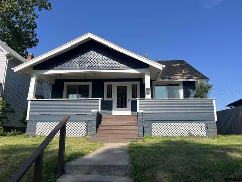 2214 N 48th St, Omaha, NE 68104