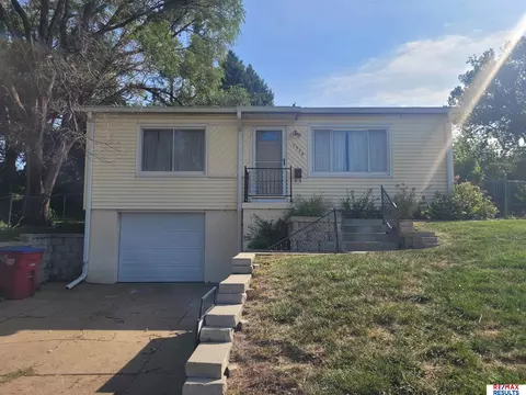 7326 Ira Ct, La Vista, NE 68128