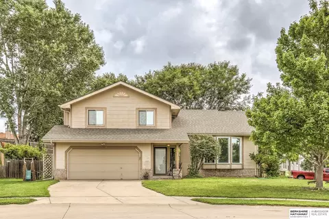 13716 Lillian Cir, Omaha, NE 68138