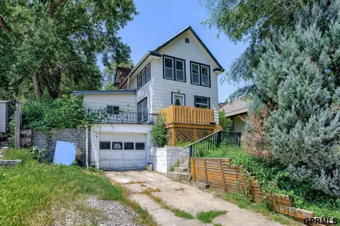 1010 S 40 St, Omaha, NE 68105