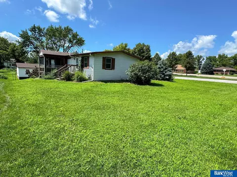 Exterior - 207 E 6th St, Firth, NE 68358 photo 3 of 5