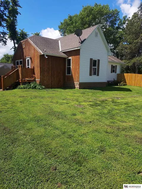 210 S Park Ave, Valley, NE 68064
