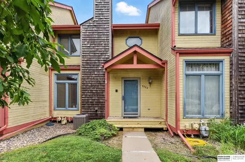 3722 Gayle Ave, Bellevue, NE 68123
