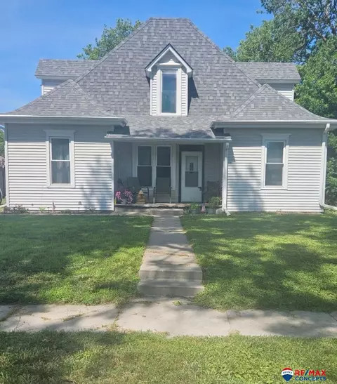 339 Locust St, Hickman, NE 68372