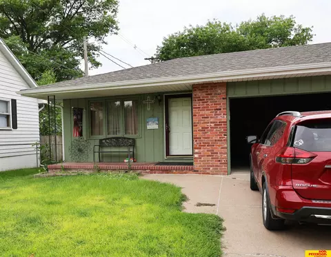 321-333 N Irving St, Fremont, NE 68025