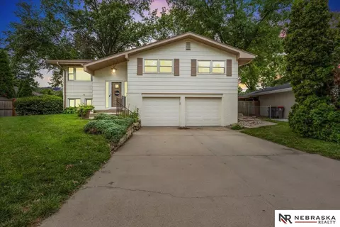 3911 Spruce St, Lincoln, NE 68516