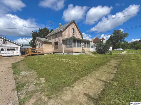 416 S 12th St, Tekamah, NE 68061