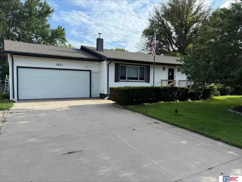 1821 Hoyt St, Beatrice, NE 68310 photo 4