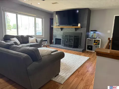 1821 Hoyt St, Beatrice, NE 68310 photo 5