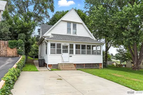 2942 Martha St, Omaha, NE 68105