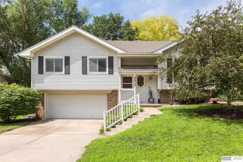 8812 N 81st Ave, Omaha, NE 68122