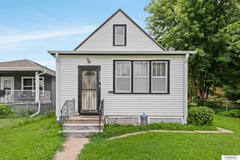 3707 N 19th St, Omaha, NE 68110