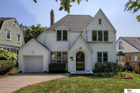4541 Shirley St, Omaha, NE 68106