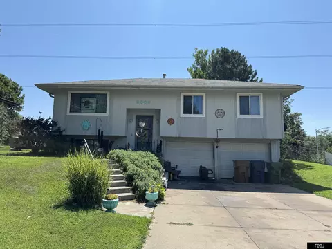 3009 Columbus Ave, Bellevue, NE 68005