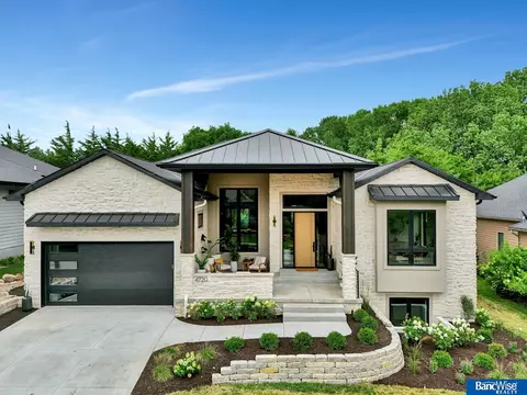 4720 Firebush Ln, Lincoln, NE 68516
