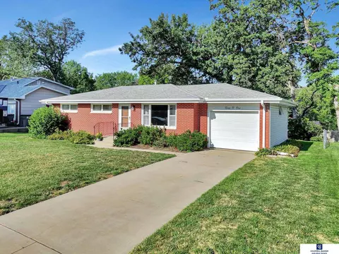 901 El Avado Ave, Lincoln, NE 68504