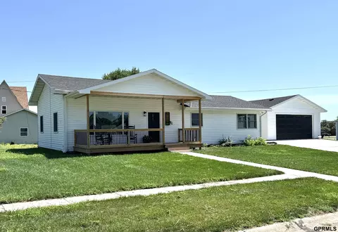 115 S 16th St, Geneva, NE 68361