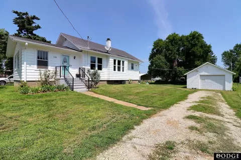 108 S Pine St, Hooper, NE 68031
