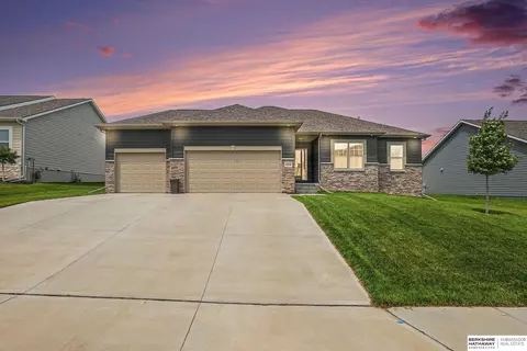 12114 S 111 St, Papillion, NE 68046