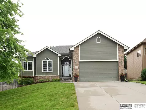 16108 Adams St, Omaha, NE 68135
