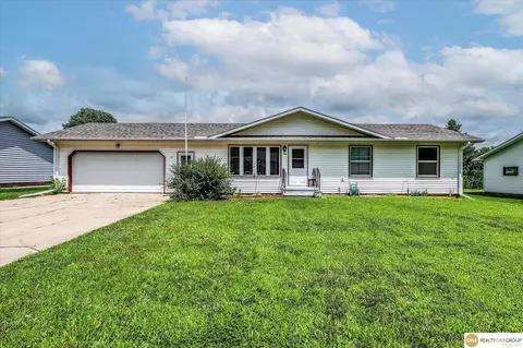 105 Linden Dr, Woodbine, IA 51579