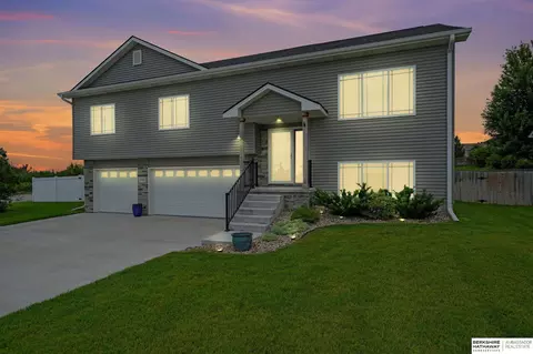 9767 Napa Ridge Dr, Lincoln, NE 68526