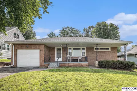 833 N 75 St, Omaha, NE 68114