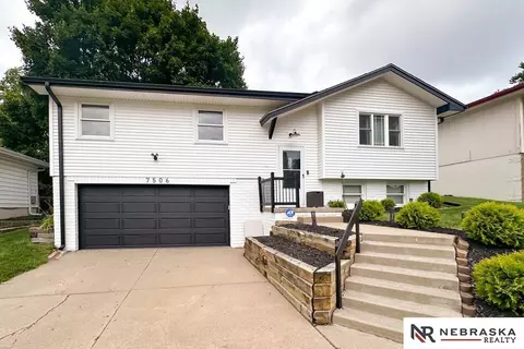 7506 Ivy Lane Dr, La Vista, NE 68128