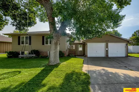 1228 N Clarmar Ave, Fremont, NE 68025