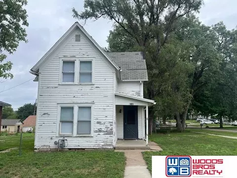 3744 S 52nd St, Lincoln, NE 68506
