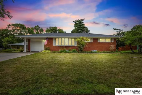 1800 Morningside Dr, Lincoln, NE 68506